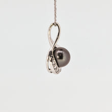 Load image into Gallery viewer, 14K White Gold Tahitian Pearl Pendant